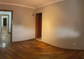 Foto 1 de Sobrado com 4 Quartos para alugar, 200m² em Vila Castelo, São Paulo