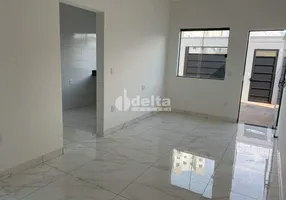 Foto 1 de Casa com 2 Quartos à venda, 60m² em Jardim Canaã, Uberlândia