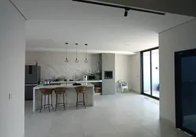 Foto 1 de Casa com 2 Quartos à venda, 112m² em Loteamento Portal do Vale II, Uberlândia