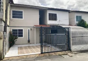 Foto 1 de Sobrado com 3 Quartos à venda, 203m² em Maraponga, Fortaleza