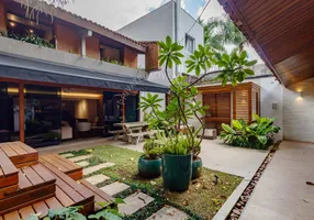 Foto 1 de Casa com 4 Quartos para alugar, 418m² em Jardim América, São Paulo