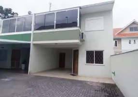 Foto 1 de Sobrado com 3 Quartos para alugar, 125m² em Uberaba, Curitiba