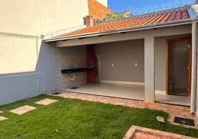 Foto 1 de Casa com 2 Quartos à venda, 106m² em Setor Maysa, Trindade