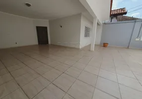 Foto 1 de Casa com 3 Quartos para alugar, 220m² em Jardim Estoril, Bauru