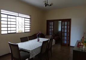 Foto 1 de Casa com 4 Quartos à venda, 312m² em Caiçaras, Belo Horizonte