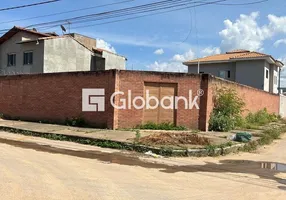 Foto 1 de Lote/Terreno à venda, 322m² em Canelas II, Montes Claros