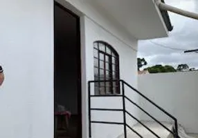 Foto 1 de Casa com 3 Quartos para alugar, 95m² em Tingui, Curitiba