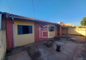 Foto 1 de Casa com 3 Quartos à venda, 91m² em Jardim Guararapes, Londrina