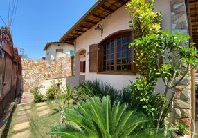 Foto 1 de Casa com 3 Quartos à venda, 256m² em Santa Amélia, Belo Horizonte