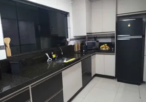 Foto 1 de Sobrado com 3 Quartos à venda, 90m² em Jardim das Indústrias, São José dos Campos