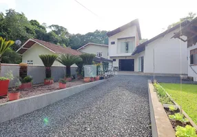 Foto 1 de Casa com 2 Quartos à venda, 200m² em Velha Central, Blumenau