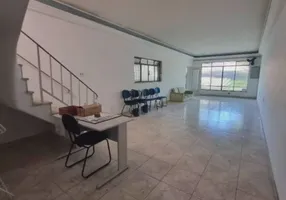 Foto 1 de Sobrado com 3 Quartos à venda, 220m² em Água Rasa, São Paulo