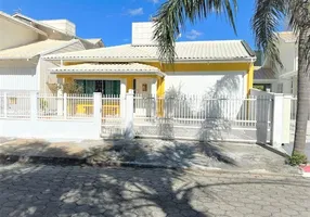 Foto 1 de Casa com 4 Quartos à venda, 430m² em Praia de Fora, Palhoça