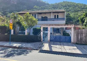 Foto 1 de Casa com 5 Quartos à venda, 600m² em Recanto De Itaipuacu, Maricá