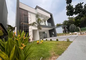 Foto 1 de Casa de Condomínio com 5 Quartos à venda, 360m² em Chapada, Manaus