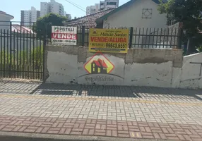 Foto 1 de Casa com 2 Quartos para venda ou aluguel, 150m² em Centro, Taubaté