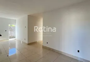 Foto 1 de Casa com 3 Quartos à venda, 69m² em Shopping Park, Uberlândia