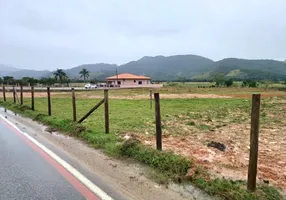 Foto 1 de Fazenda/Sítio à venda, 6000m² em Três Riachos, Biguaçu