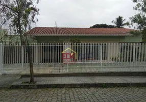 Foto 1 de Casa com 3 Quartos à venda, 400m² em Centro, Pindamonhangaba