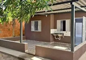 Foto 1 de Casa com 2 Quartos à venda, 68m² em Feu Rosa, Serra