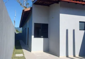 Foto 1 de Casa com 2 Quartos à venda, 55m² em Balneário dos Golfinhos , Caraguatatuba