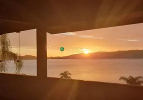 Foto 1 de Casa com 3 Quartos à venda, 250m² em Lagoa da Conceição, Florianópolis