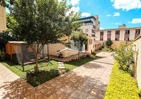 Foto 1 de Lote/Terreno com 1 Quarto à venda, 271m² em Guaíra, Curitiba