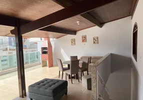 Foto 1 de Casa com 3 Quartos para alugar, 178m² em Centro, Governador Valadares