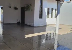 Foto 1 de Casa com 3 Quartos à venda, 170m² em Jardim Jóquei Clube, Ribeirão Preto