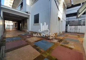 Foto 1 de Casa com 7 Quartos à venda, 432m² em Embaré, Santos