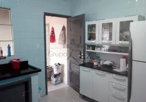 Foto 1 de Casa com 2 Quartos à venda, 115m² em Vila Martinez, Jacareí