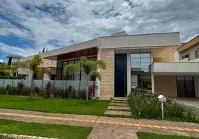 Foto 1 de Casa de Condomínio com 5 Quartos à venda, 284m² em Condomínio do Lago, Goiânia
