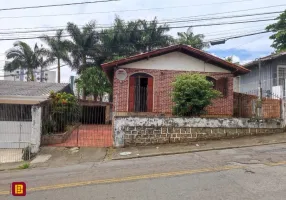 Foto 1 de Casa com 3 Quartos à venda, 67m² em Barreiros, São José