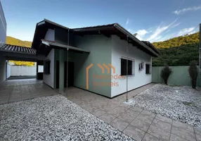 Foto 1 de Casa com 3 Quartos para alugar, 132m² em Ressacada, Itajaí