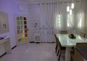 Foto 1 de Sobrado com 3 Quartos à venda, 240m² em GOLFINHO, Caraguatatuba