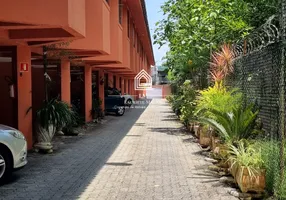 Foto 1 de Casa de Condomínio com 2 Quartos à venda, 60m² em Jardim Las Palmas, Guarujá