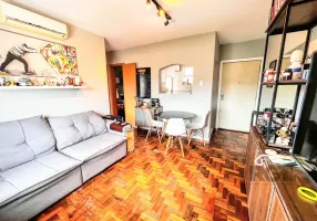 Foto 1 de Apartamento com 2 Quartos à venda, 50m² em Cristal, Porto Alegre