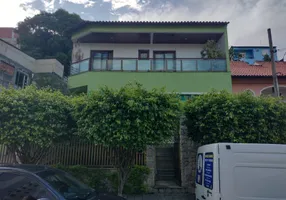 Foto 1 de Casa com 5 Quartos à venda, 350m² em Jardim Vinte e Cinco de Agosto, Duque de Caxias