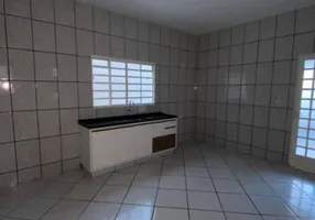 Foto 1 de Casa com 2 Quartos à venda, 96m² em Monte Serrat, Salvador