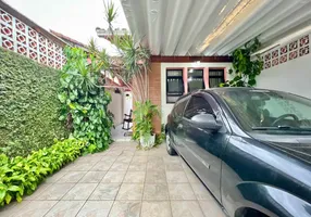 Foto 1 de Casa com 2 Quartos à venda, 71m² em Canto do Forte, Praia Grande