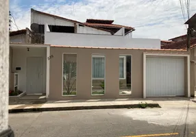 Foto 1 de Casa com 4 Quartos à venda, 180m² em Jardim Veneza, Volta Redonda