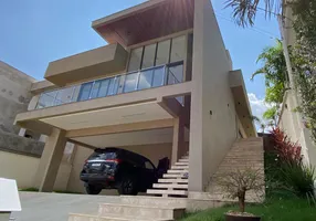 Foto 1 de Casa de Condomínio com 4 Quartos à venda, 275m² em Condomínio do Lago, Goiânia