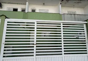 Foto 1 de Sobrado com 3 Quartos à venda, 119m² em Maracanã, Praia Grande