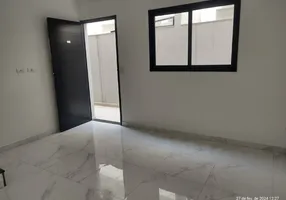 Foto 1 de Sobrado com 2 Quartos à venda, 63m² em Sítio do Campo, Praia Grande