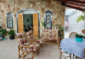 Foto 1 de Casa com 2 Quartos à venda, 171m² em Solemar, Praia Grande