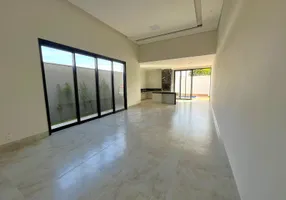 Foto 1 de Casa de Condomínio com 3 Quartos à venda, 190m² em Santa Mônica, Uberlândia