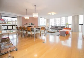 Foto 1 de Apartamento com 3 Quartos à venda, 247m² em Vila Suzana, São Paulo