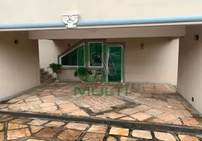 Foto 1 de Casa com 4 Quartos para alugar, 425m² em Vigilato Pereira, Uberlândia