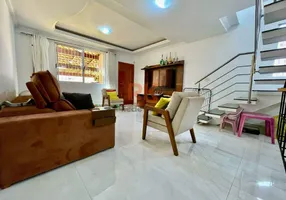 Foto 1 de Casa com 3 Quartos à venda, 125m² em Nacional, Contagem