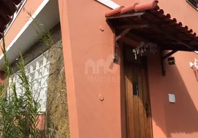 Foto 1 de Casa de Condomínio com 4 Quartos à venda, 260m² em Valparaiso, Petrópolis